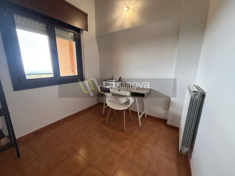 Foto 0c13e051-f4f1-42ee-828d-6a15306f699a. Duplex con riscaldamento parcheggio in Sojuela