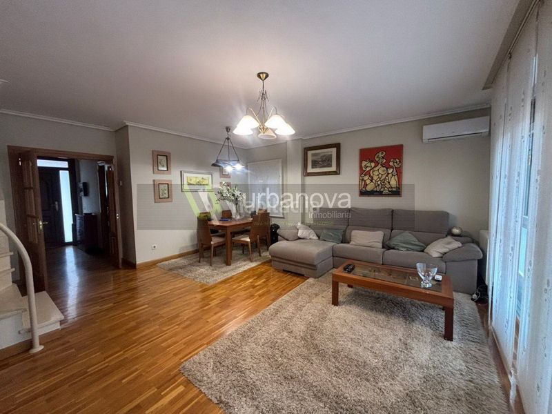 Foto 5db4543c-58df-46e2-836c-d951c3a2c723. Casa amb calefacció aparcament piscina a Portillejo - Valdegastea Logroño