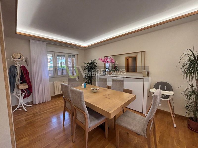 Foto 0472177d-f8cd-4814-b171-a275418090f3. Casa amb calefacció aparcament piscina a Avenida Madrid Logroño
