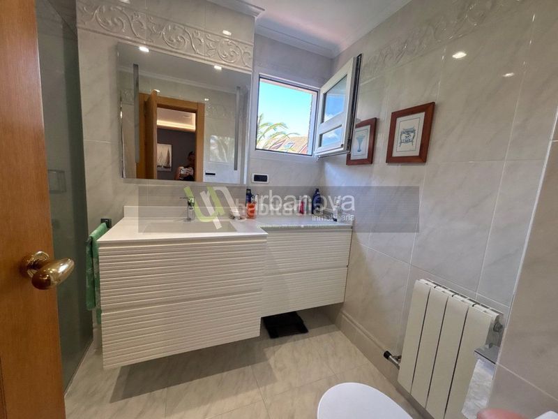 Foto 33b33cf2-ca69-4980-b1e4-637924bc32da. Casa amb calefacció aparcament piscina a Avenida Madrid Logroño