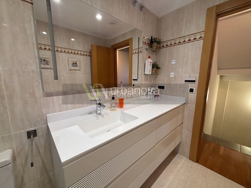 Foto 386b895c-d385-459a-bf57-521396344872. Casa amb calefacció aparcament piscina a Avenida Madrid Logroño