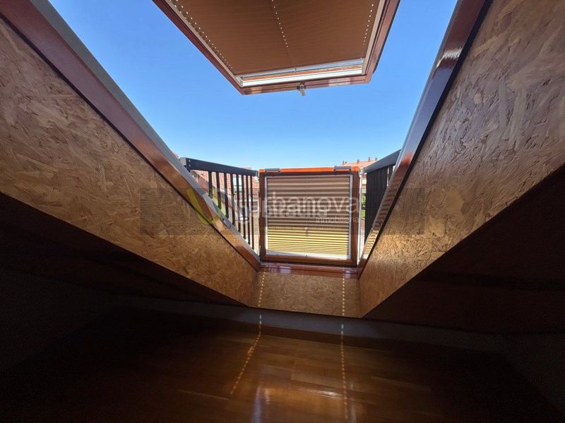 Foto 6902f45d-6b2a-423e-8686-2304662d0c77. Casa amb calefacció aparcament piscina a Avenida Madrid Logroño
