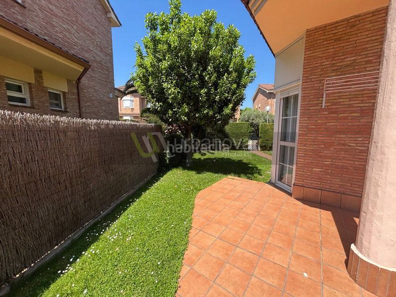 Foto 7154a590-06de-4f6b-bec9-5270dd734ef3. Casa amb calefacció aparcament piscina a Avenida Madrid Logroño