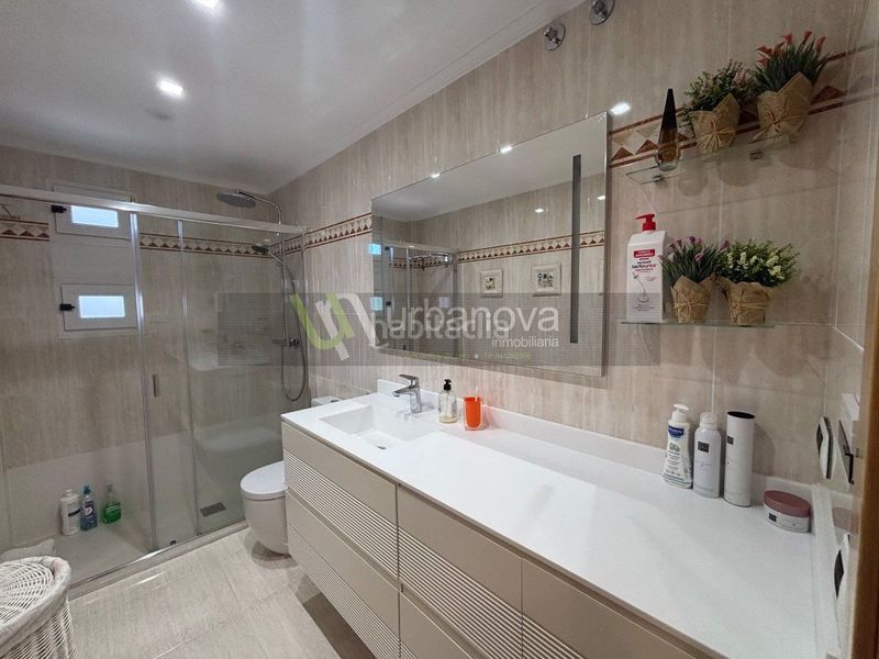 Foto 7335f4af-1075-444f-bd62-85fb7e04a64e. Casa amb calefacció aparcament piscina a Avenida Madrid Logroño