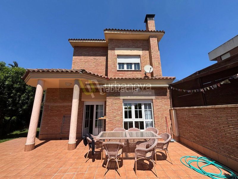 Foto b38da1ab-7f25-45e9-99df-9a1b398dcc38. Casa amb calefacció aparcament piscina a Avenida Madrid Logroño
