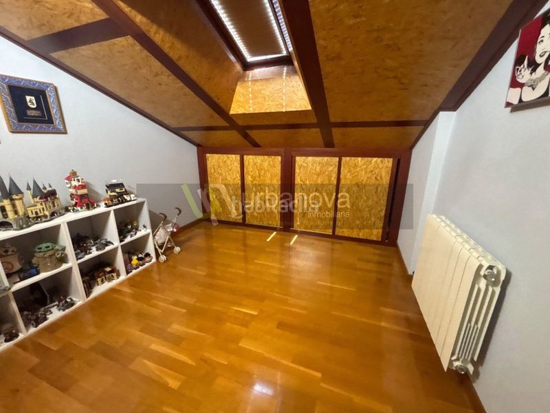 Foto bbd04d81-0e2e-4789-9449-bd18e9d2d305. Casa amb calefacció aparcament piscina a Avenida Madrid Logroño