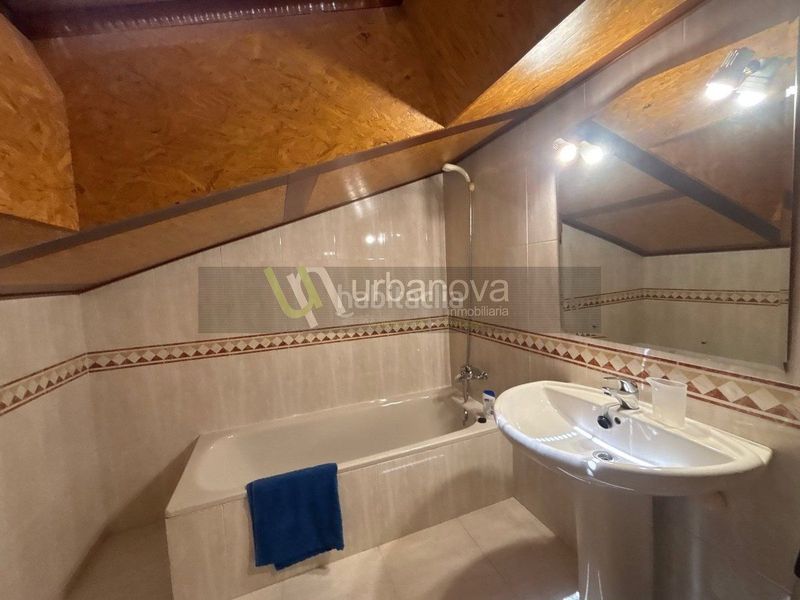 Foto c3742143-5b8a-4502-b052-c59bc7635b21. Casa amb calefacció aparcament piscina a Avenida Madrid Logroño