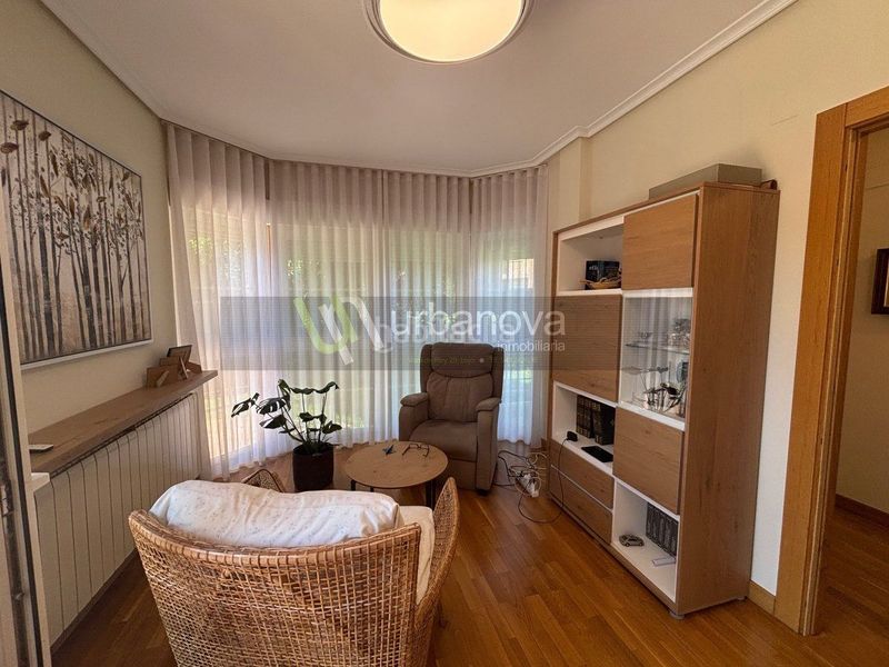 Foto f5e1dfbf-8b09-48a5-b216-031b19dace56. Casa amb calefacció aparcament piscina a Avenida Madrid Logroño