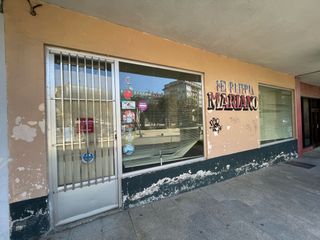 Rent Business premise in Santa Uxía de Ribeira. Céntrico local en plaza do concello  ribeira