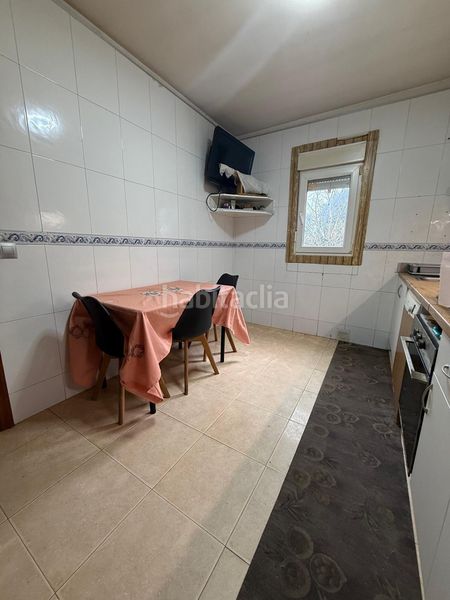 Foto 43ca95c8-6e09-4f19-9349-66b2742fb0b6. Casa adossada amb aparcament a Pobra do Caramiñal (A)