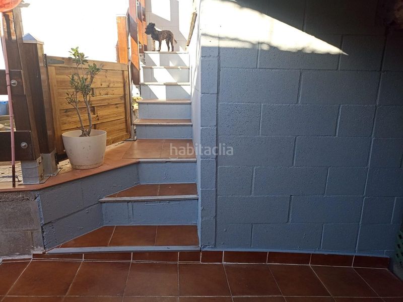 Foto ff96b195-eb4b-472a-8933-73ee53f51b52. Casa adossada amb aparcament a Pobra do Caramiñal (A)