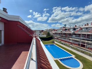 Appartement à Calle calle isla de cortegada, 2 2. Ático con terraza y piscina en vilagarcía de arousa en urbanizac