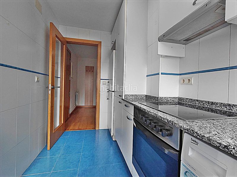 Foto bc7dd2b7-6511-4018-86f4-59ff6963a0fb. Pis a calle calle isla de cortegada a O Carril Vilagarcía de Arousa