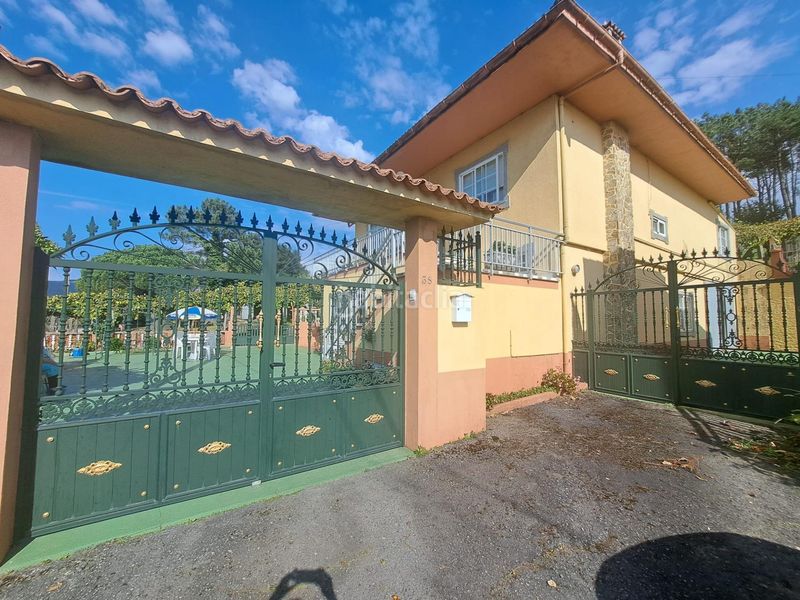 Foto 4f918367-0b95-4e59-9efb-c496c633294c. Casa amb aparcament a Rianxo