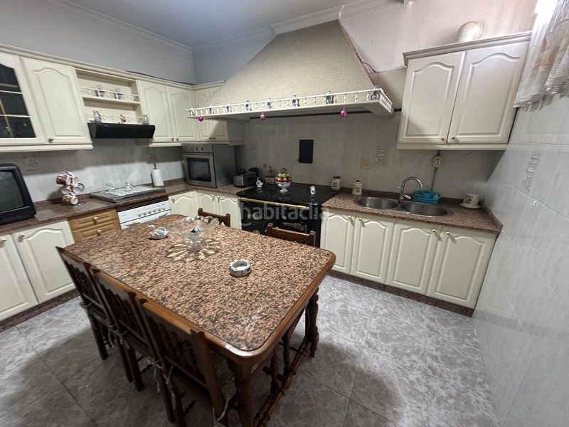 Foto 530ac3e3-6b64-4a9a-9fda-c4df741a6880. Casa amb aparcament a Rianxo