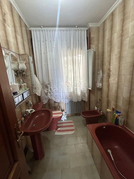 Foto d531f37f-e63e-4d6f-9cc6-60863d347fc3. Casa amb aparcament a Rianxo