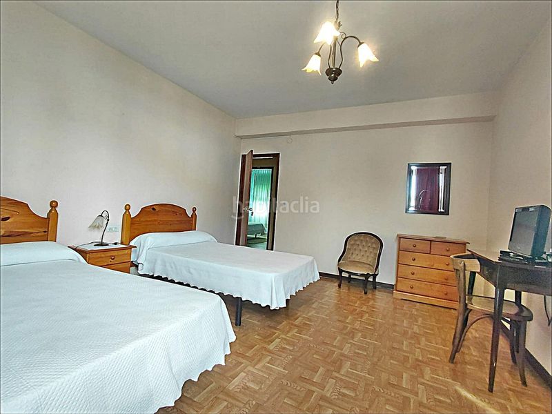Foto 4042ffb1-7692-4783-aaa1-37c7f9c07932. Edificio in Cuntis