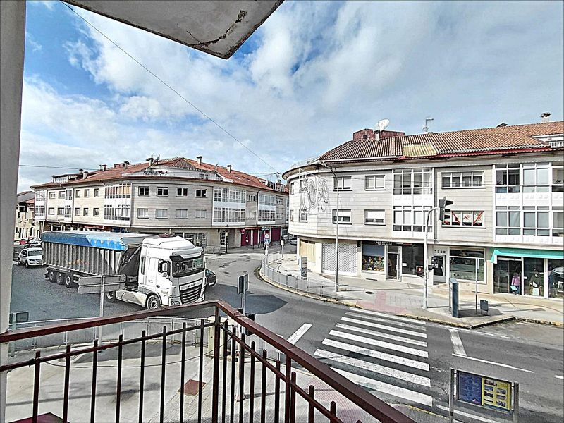 Foto 6d3c1a42-3d94-43aa-b384-8d23f2e394e3. Edificio in Cuntis