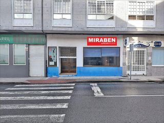 Local commercial à Avenida Avenida Rosalía de Castro
