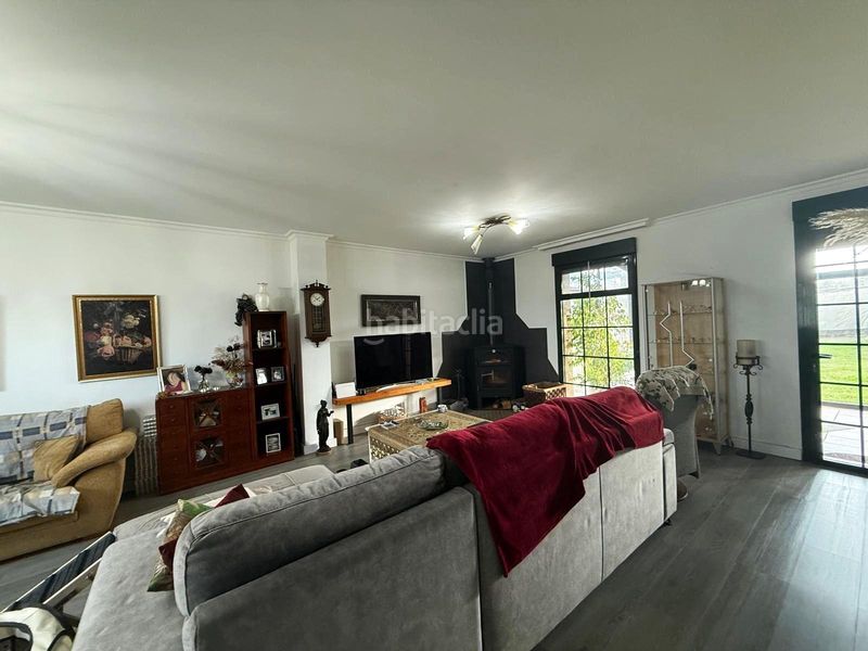Foto 4ca526d5-3208-4997-89ff-991335e39630. Casa amb calefacció aparcament a Vilanova de Arousa
