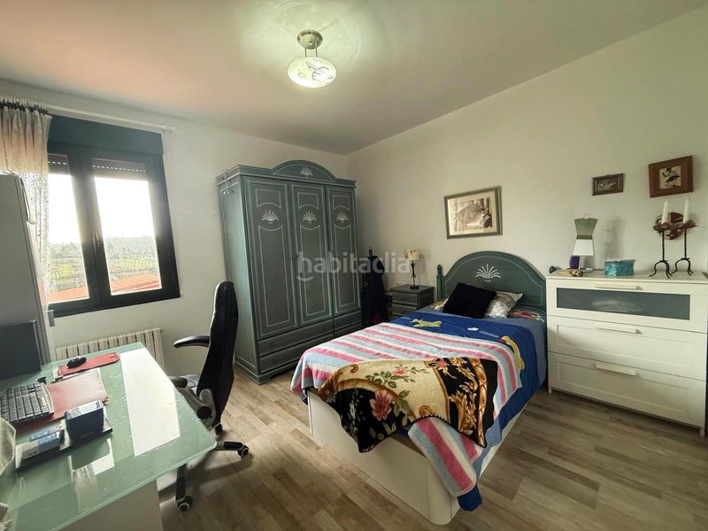 Foto b8a8d798-2270-4a7a-9cda-388335df25f3. Casa amb calefacció aparcament a Vilanova de Arousa