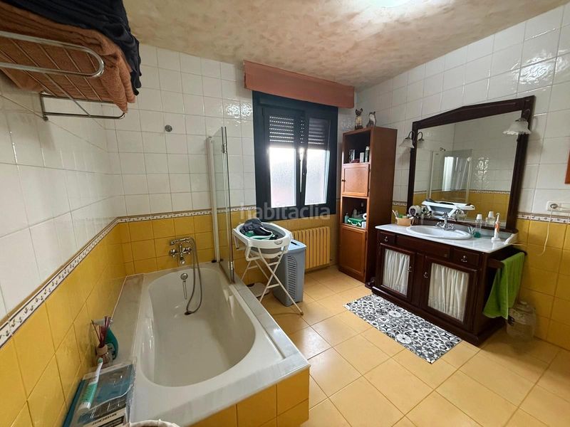 Foto e0561b08-563b-4915-b4b7-92b0618dc5ff. Casa amb calefacció aparcament a Vilanova de Arousa