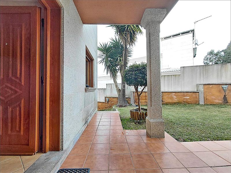 Foto 214048fe-797e-4624-b30a-21284d6aeb56. Casa amb aparcament a Dorrón Sanxenxo