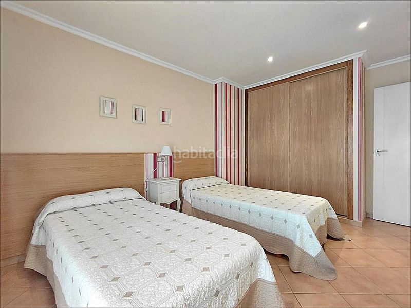 Foto 8caa9514-63e0-4ae6-ae3a-289c66bef5b7. Casa amb aparcament a Dorrón Sanxenxo