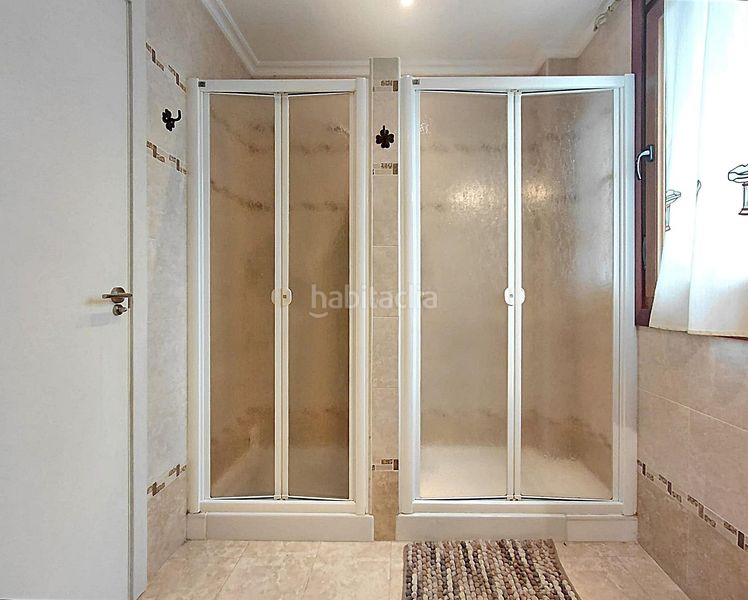 Foto 93b1e614-ba4c-4687-b0c1-ecff9aefe8a9. Casa amb aparcament a Dorrón Sanxenxo