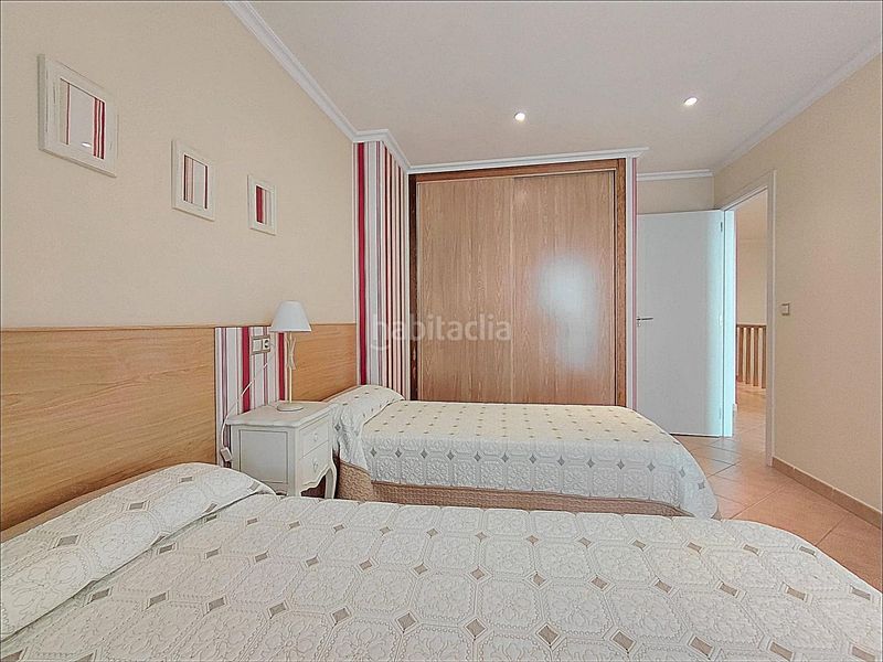 Foto dc00adf5-6d7d-4ade-9d16-b8c55fbb63f9. Casa amb aparcament a Dorrón Sanxenxo