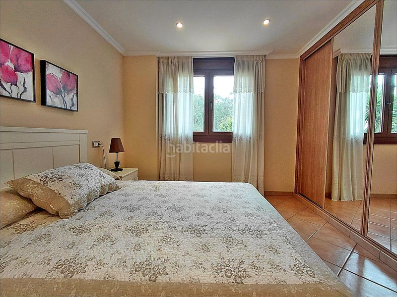 Foto fe90ef81-1bce-4783-9327-a493e0a38c13. Casa amb aparcament a Dorrón Sanxenxo