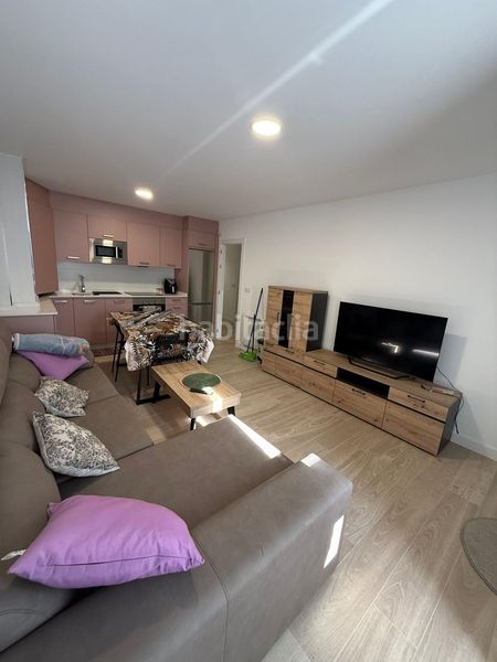 Foto bad459fa-434c-40d4-9351-92b585dc8efd. Lloguer àtic amb aparcament a Boiro