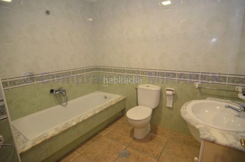 Foto 4b19cbc6-753c-4170-a230-d9f476dbdc64. Rent flat with heating parking in Boiro