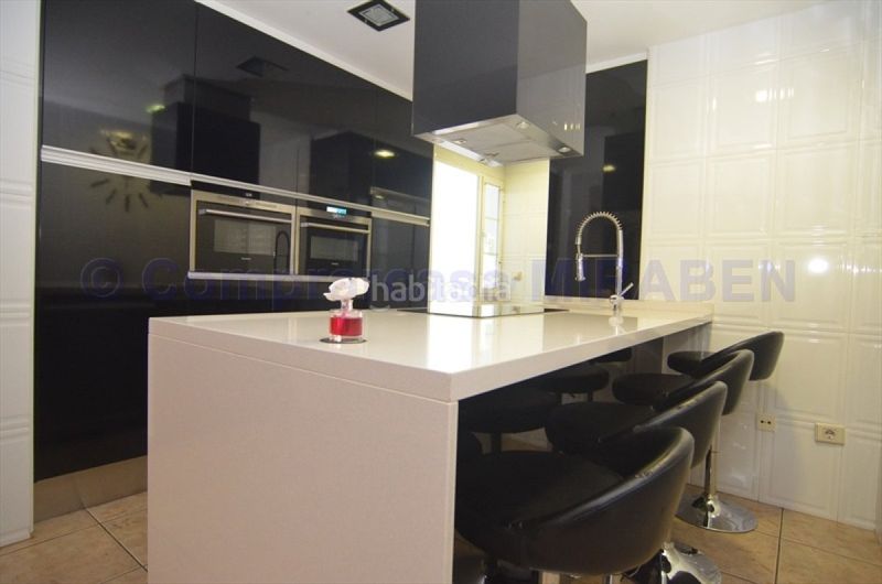 Foto d7f95eb7-63a8-4fec-acf0-00ad394c5f2a. Rent flat with heating parking in Boiro