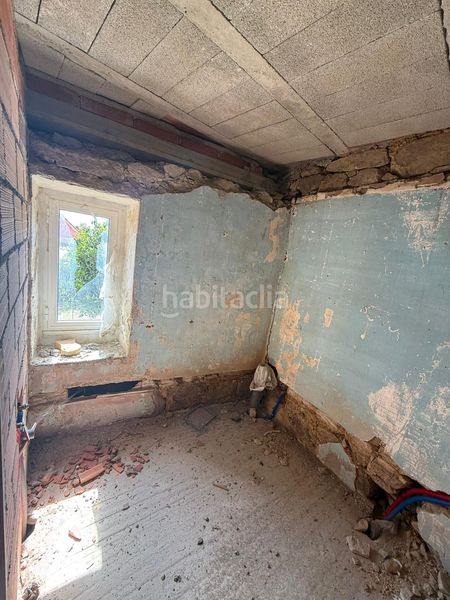 Foto 9b77f4c8-37eb-4c79-8a8b-d5f33c2078df. Casa  con gran potencial a reformar 55.000 en Rianxo