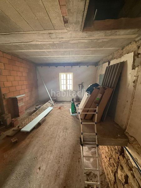 Foto f9fc7b76-9918-4983-8ca5-2db44617efd0. Casa  con gran potencial a reformar 55.000 en Rianxo