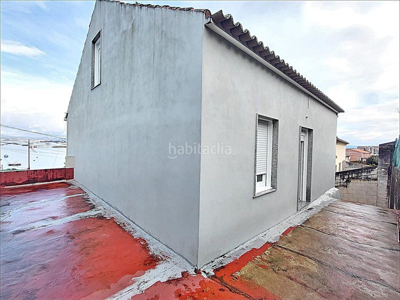 Foto 073ad2a7-877a-4837-9fef-54eef237706c. Casa  con vistas al mar en a illa de arousa 5 dormitorios y jardín privado en Illa de Arousa (A)