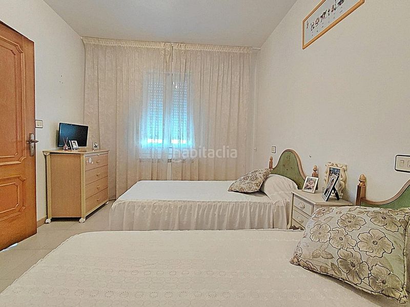 Foto 10a9e6ac-cb18-485c-9a4f-78bd4e664922. Casa  con vistas al mar en a illa de arousa 5 dormitorios y jardín privado en Illa de Arousa (A)