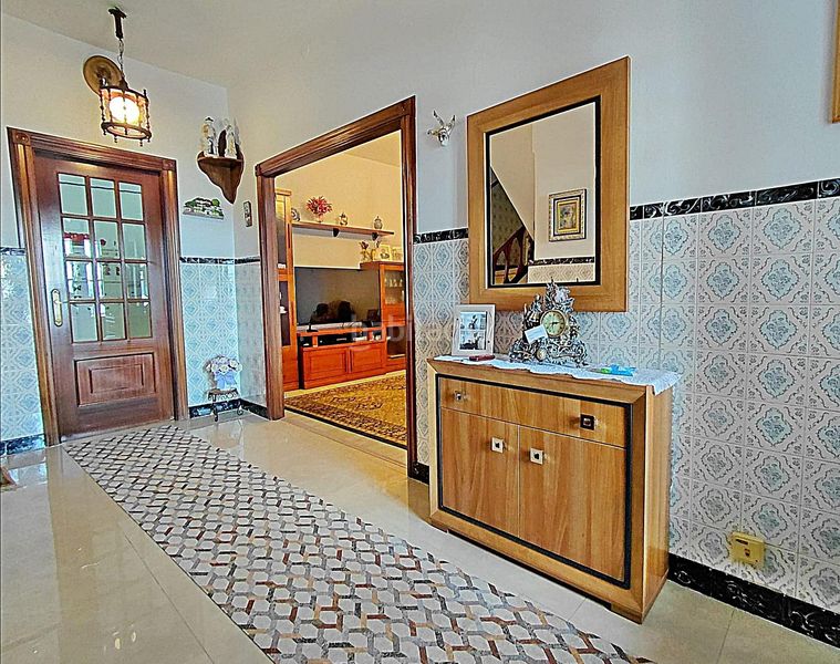 Foto 1faf05cd-fc1e-4e5b-b05c-c4564ea8d426. Casa  con vistas al mar en a illa de arousa 5 dormitorios y jardín privado en Illa de Arousa (A)