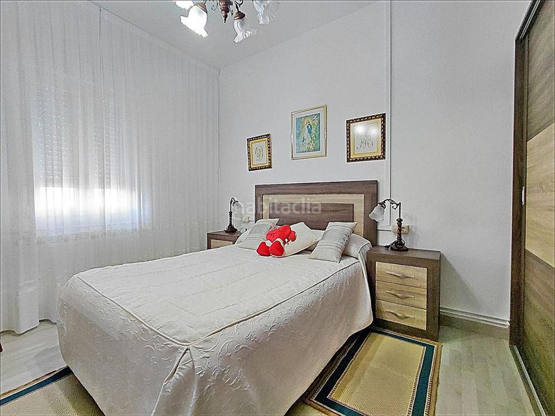 Foto 269c8e84-2887-44ab-b175-6fb9a96139aa. Casa  con vistas al mar en a illa de arousa 5 dormitorios y jardín privado en Illa de Arousa (A)