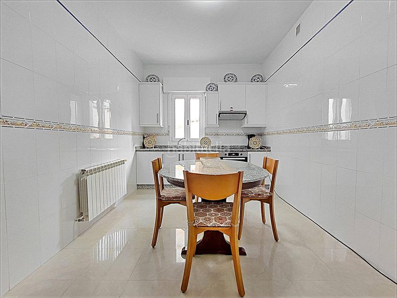 Foto 4d115ddc-36b5-4267-8dfd-f6190f453e44. Casa  con vistas al mar en a illa de arousa 5 dormitorios y jardín privado en Illa de Arousa (A)