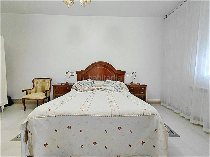 Foto 912ec3af-2138-4fe2-8092-03c7a0b663a3. Casa  con vistas al mar en a illa de arousa 5 dormitorios y jardín privado en Illa de Arousa (A)