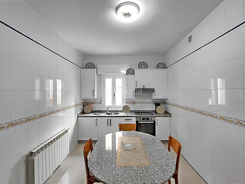 Foto e8091eca-85be-4395-9c8c-da41cef376cb. Casa  con vistas al mar en a illa de arousa 5 dormitorios y jardín privado en Illa de Arousa (A)