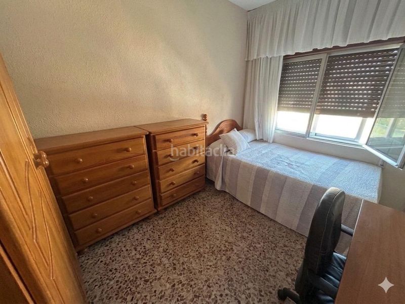 Foto 292f2352-0385-4b09-9722-fe3143826036. Piso  con vistas al mar en Castiñeiras a 30 metros de la playa en Ribeira