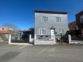 Casa a Boiro. Casa en venta a 1.5km del centro de boiro  espacio, tranquilidad