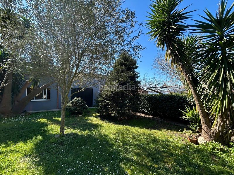 Foto 047a8fd4-9c54-49e8-ba38-b15bd26eb9c9. Casa amb aparcament a Boiro