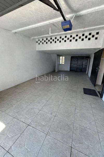 Foto 1578987e-b8ba-43f8-a354-a34a2f355a90. Casa amb aparcament a Boiro