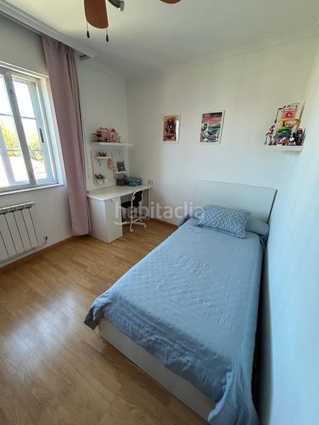 Foto 2c90107d-557a-4544-9d13-2ec0e84c64f7. Casa amb aparcament a Boiro