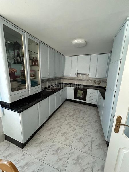 Foto 339b145b-b732-44d0-9cbc-1a0e51b1630d. Casa amb aparcament a Boiro