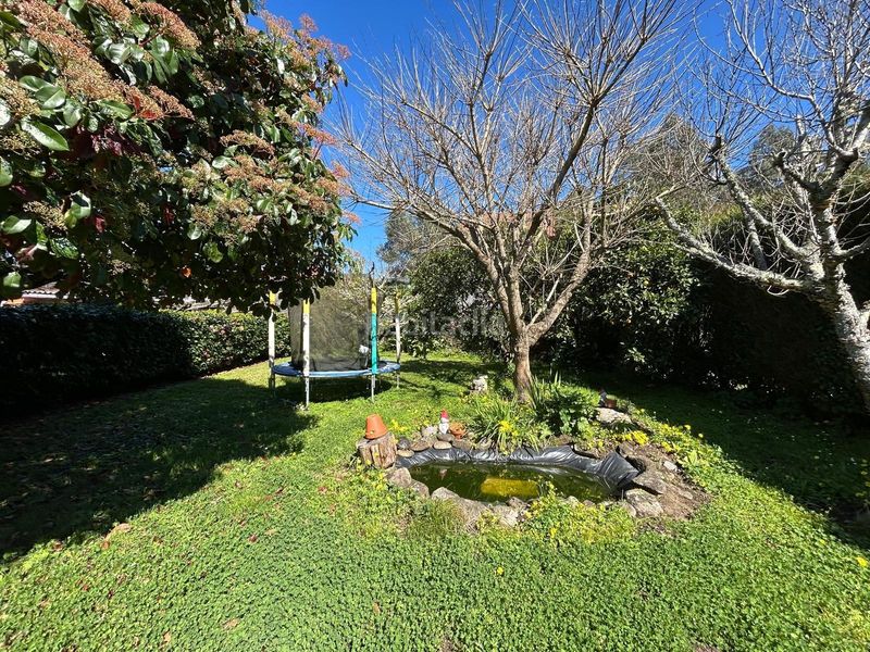 Foto bd23aff7-6c73-4d76-b4be-5989d2700e75. Casa amb aparcament a Boiro